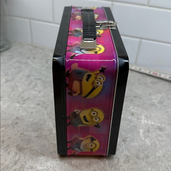 Minions Dance Lunchbox. Like New - Picture 4 of 7